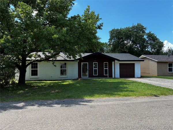 517 W Park Street , Wagoner, OK 74467