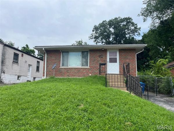 1529 Nixon Avenue , St Louis, MO 63133