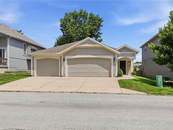 241 Jenny Lane, Raymore, MO 64083