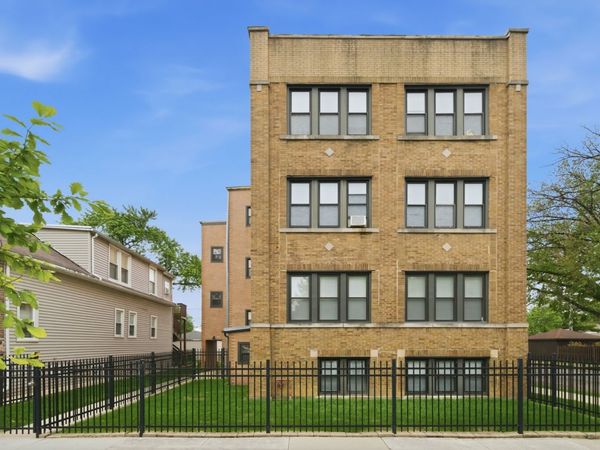3851 N Laramie Avenue , Chicago, IL 60641