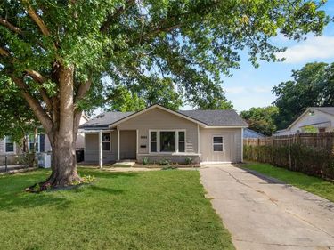 5624 S Hampshire Boulevard, Fort Worth, TX 76112