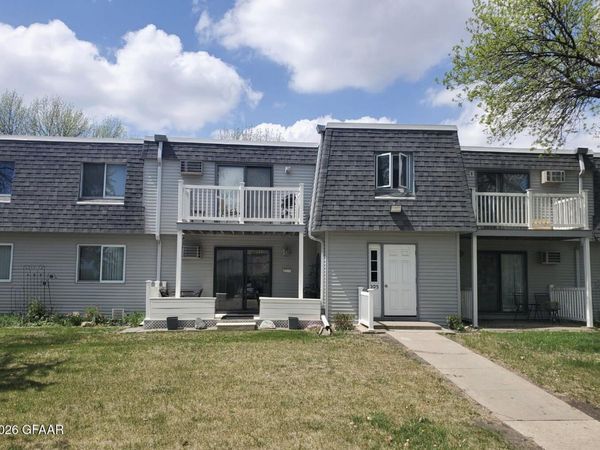 305 51ST Street N, Unit 8, Grand Forks, ND 58203
