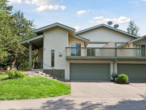 9521 Hartford Circle, Eden Prairie, MN 55347