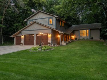 2009 Indian Road W, Minnetonka, MN 55305