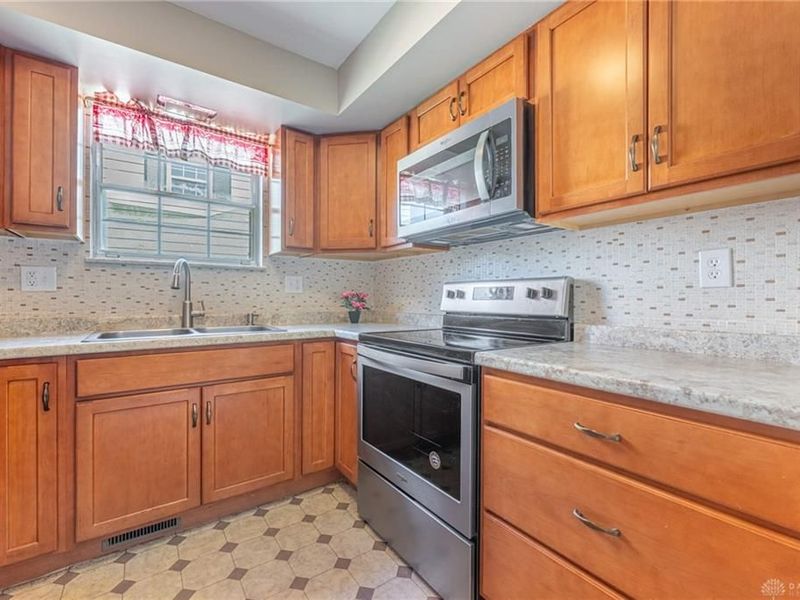 5743 Marblehead Drive, Riverside, OH 45431 Photo 3