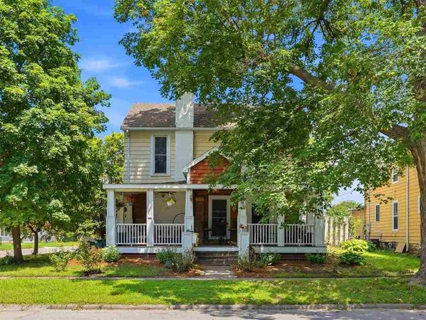 402 E Main St, Washington, IA 52353