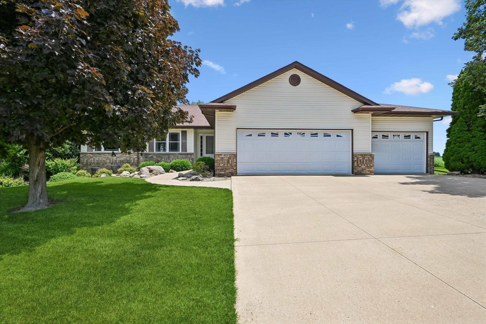 452 Sunset Drive, Fairfax, IA 52228 Main Photo
