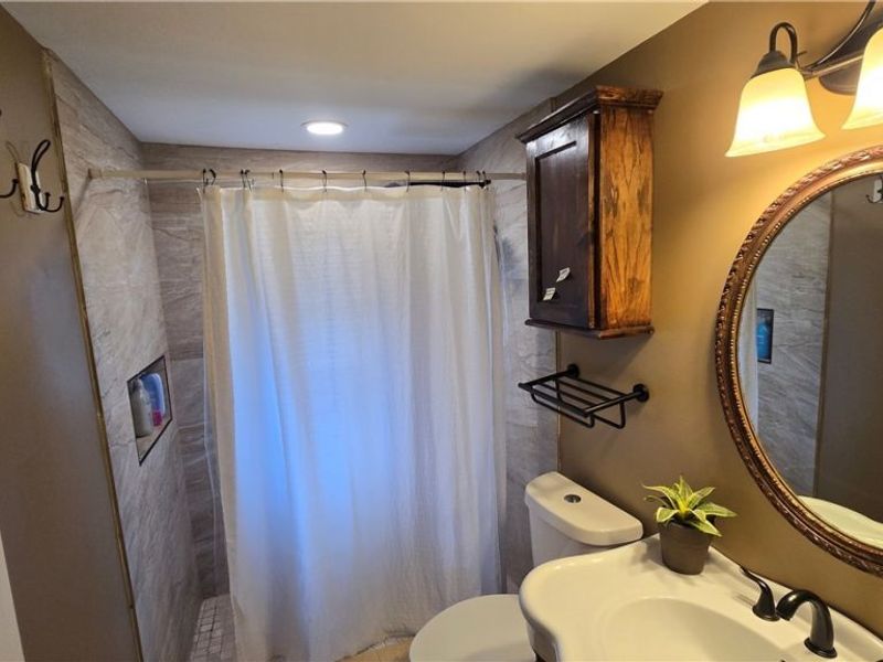 12775 Vincent Drive, Mantua, OH 44255 Photo 5