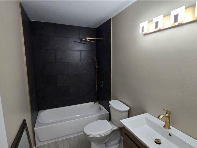 12775 Vincent Drive, Mantua, OH 44255 Photo 7