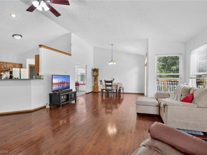 8353 Almond Park Drive, Blacklick, OH 43004 Photo 12