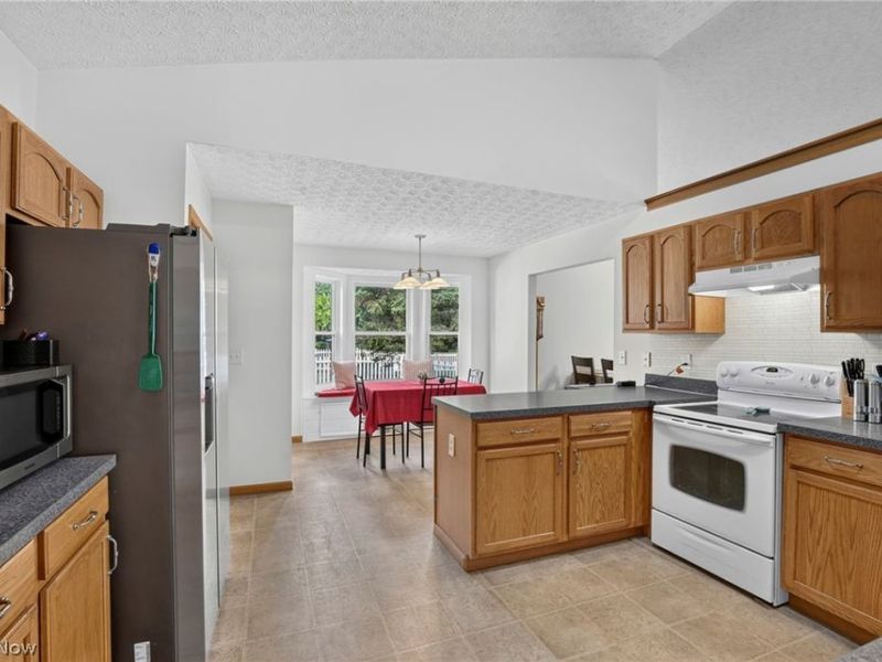 8353 Almond Park Drive, Blacklick, OH 43004 Photo 18