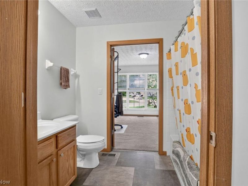 8353 Almond Park Drive, Blacklick, OH 43004 Photo 26
