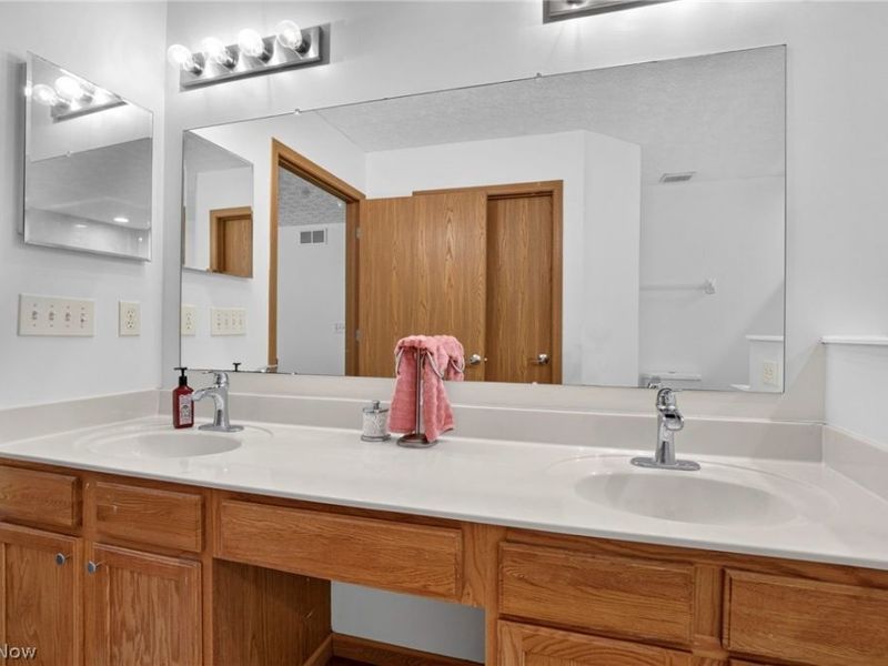 8353 Almond Park Drive, Blacklick, OH 43004 Photo 33