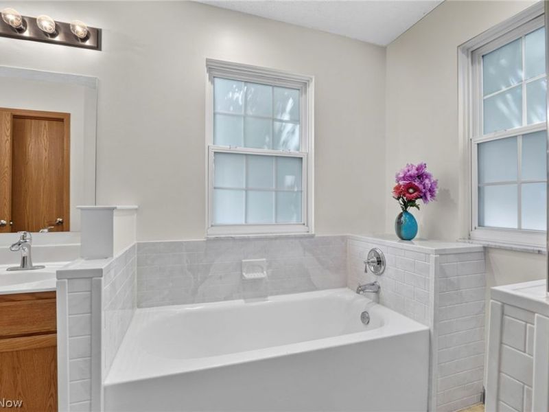 8353 Almond Park Drive, Blacklick, OH 43004 Photo 34