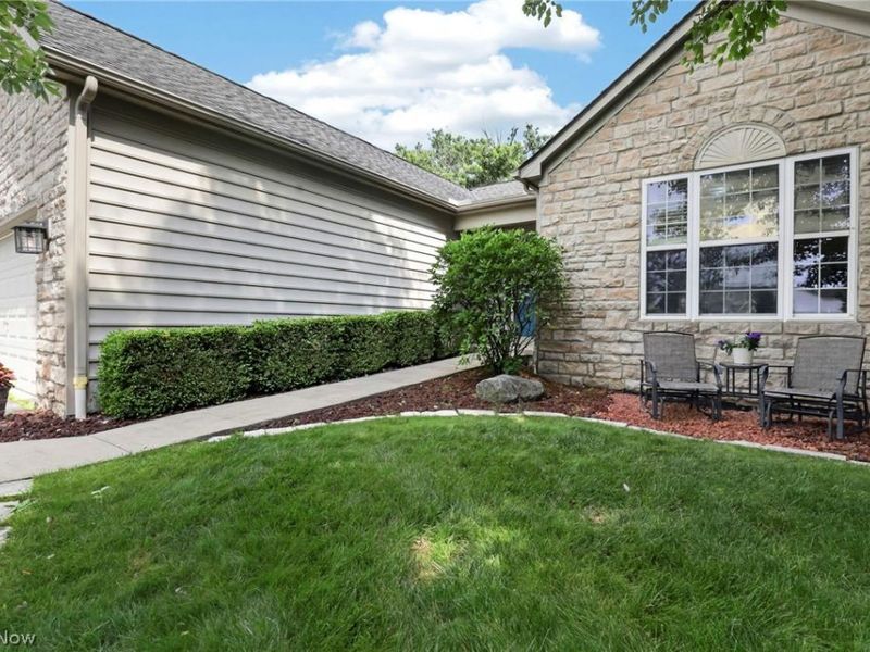 8353 Almond Park Drive, Blacklick, OH 43004 Photo 4