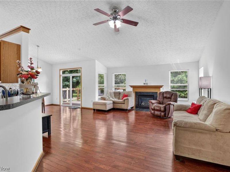 8353 Almond Park Drive, Blacklick, OH 43004 Photo 8