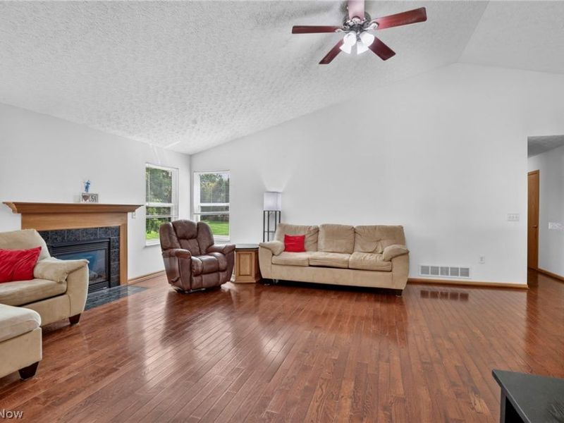 8353 Almond Park Drive, Blacklick, OH 43004 Photo 9