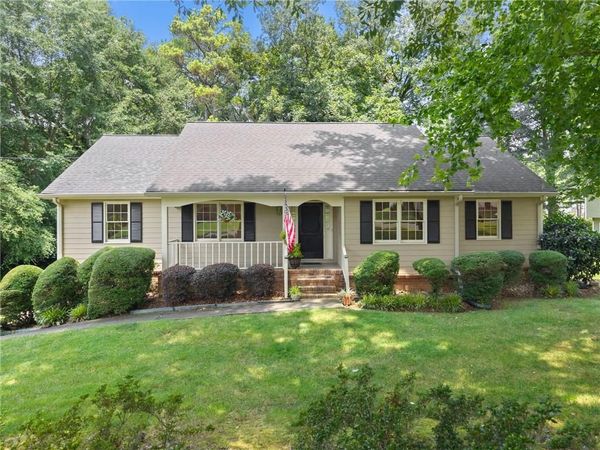 1155 Lakeridge Court , Grayson, GA 30017
