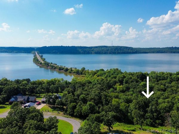 11 Bent Oak, Eufaula, OK 74432