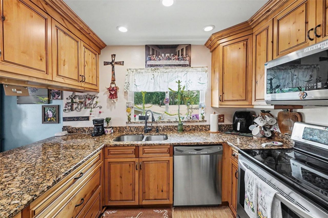 1842 Michigan Avenue Ne, Saint Petersburg, FL 33703 Photo