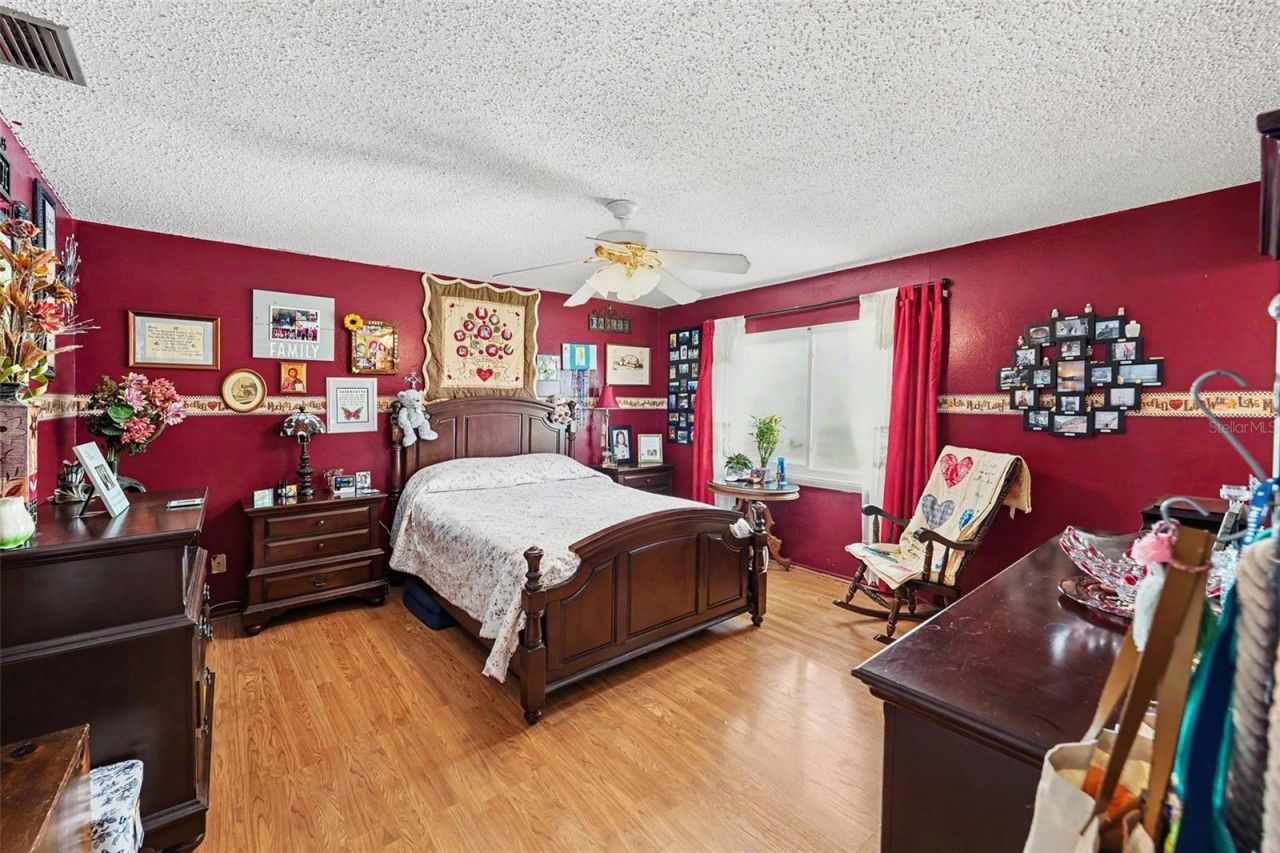 1842 Michigan Avenue Ne, Saint Petersburg, FL 33703 Photo