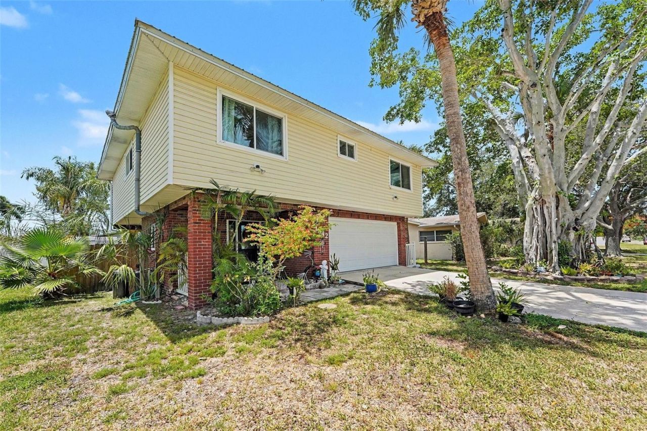 1842 Michigan Avenue Ne, Saint Petersburg, FL 33703 Photo