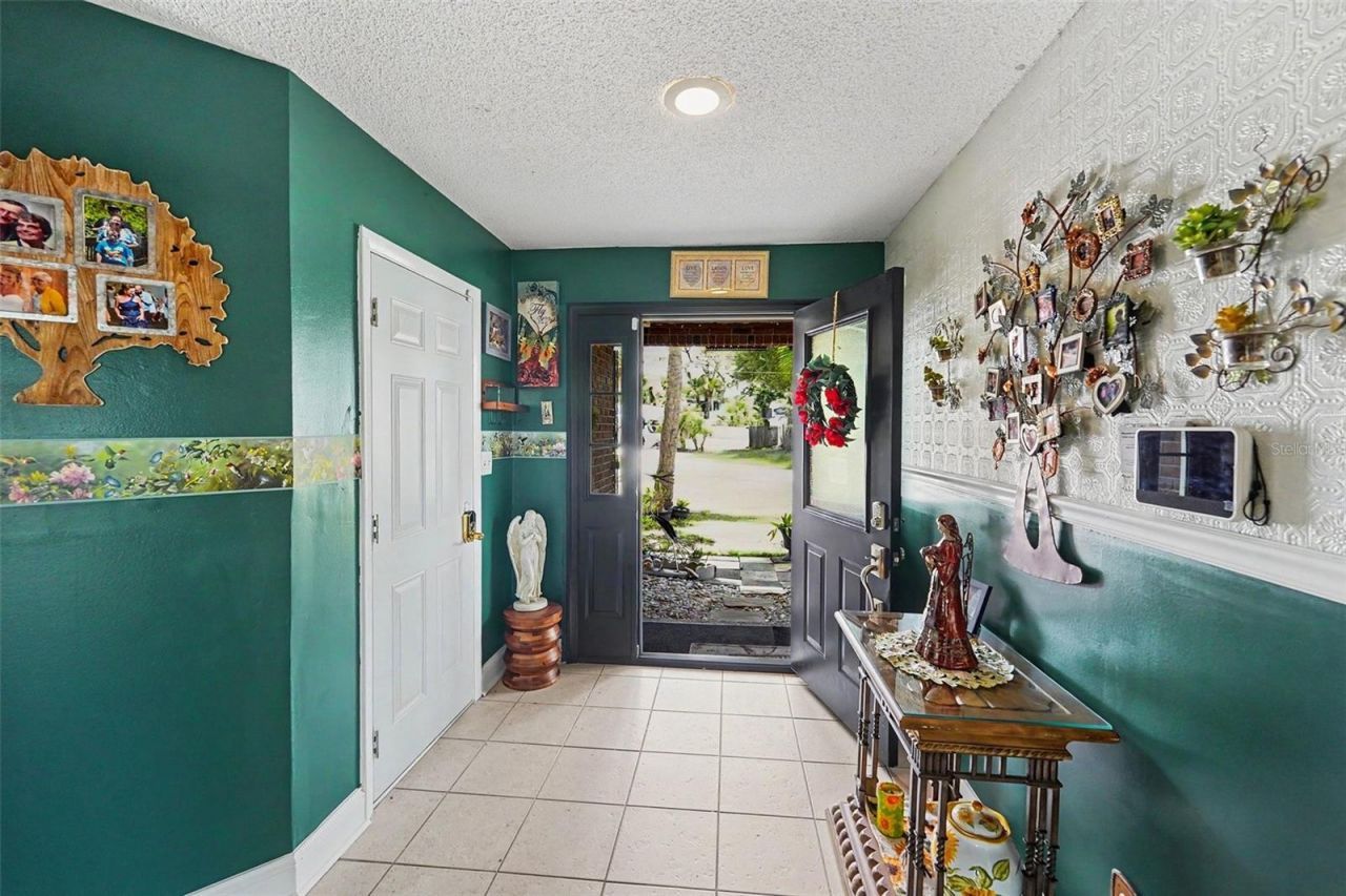 1842 Michigan Avenue Ne, Saint Petersburg, FL 33703 Photo