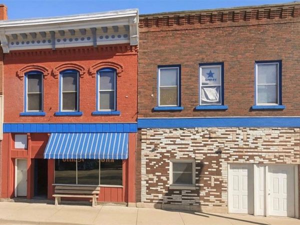 117 S Main Street , Elkader, IA 52043