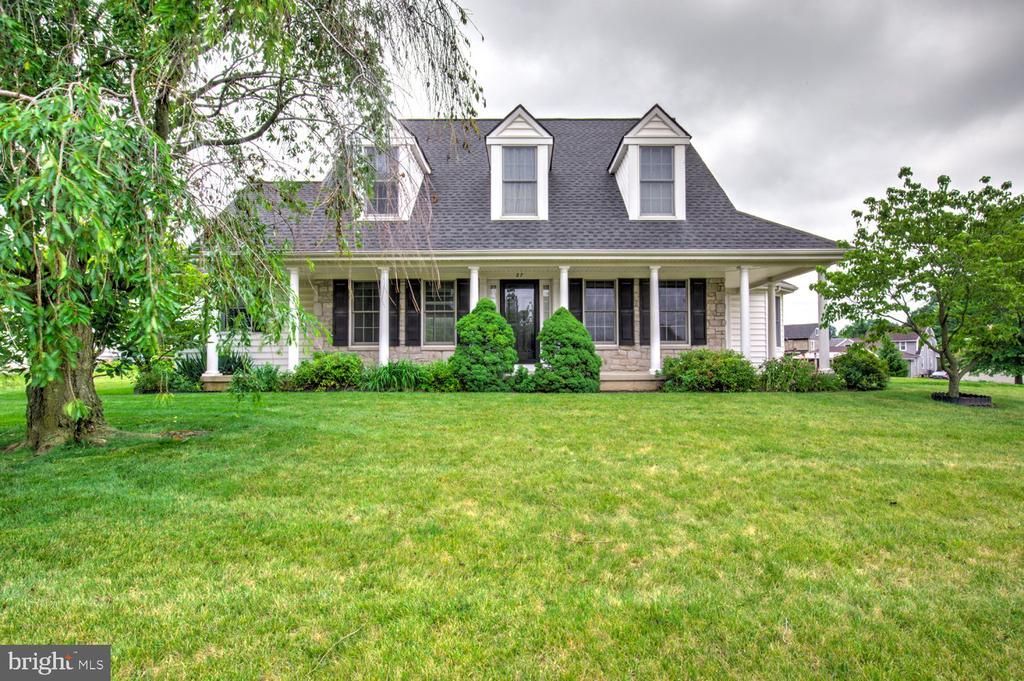 27 N WHISPER LANE , NEW HOLLAND, PA 17557