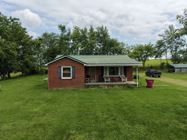 980 West Rd , Red Boiling Springs, TN 37150