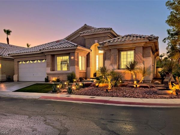 8870 Las Montanas Avenue , Las Vegas, NV 89147