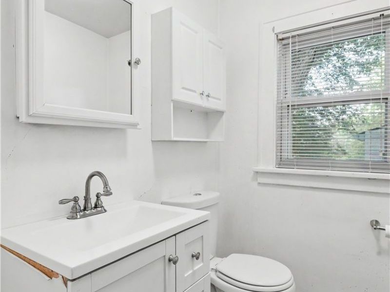 190 E Brookside Avenue, Akron, OH 44301 Photo 16