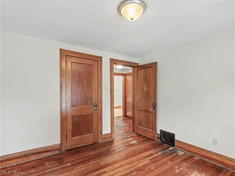 190 E Brookside Avenue, Akron, OH 44301 Photo 18