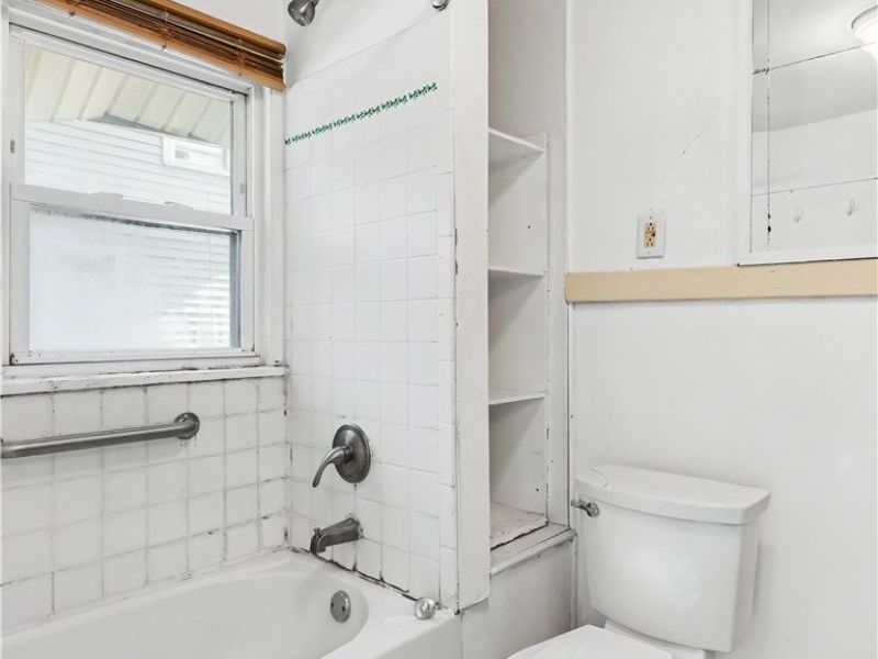 190 E Brookside Avenue, Akron, OH 44301 Photo 24