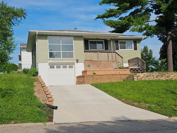 1212 16th Street SW, Cedar Rapids, IA 52404