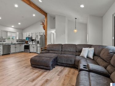 10541 N 136th Street, Waverly, NE 68462