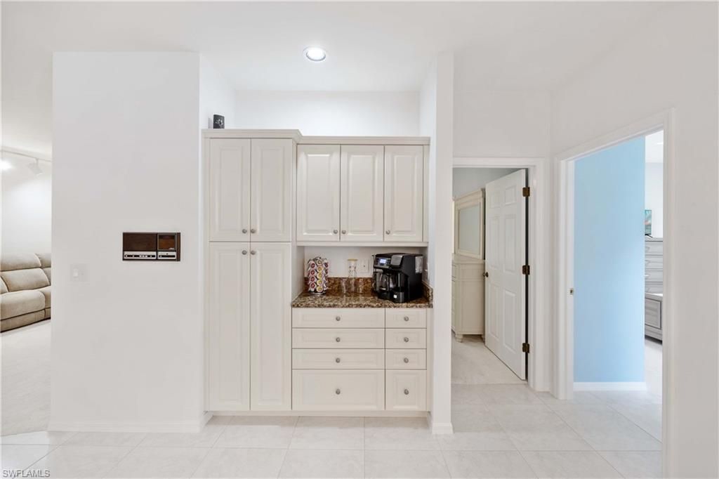 816 Turkey Oak Ln , Naples, FL 34108 Photo