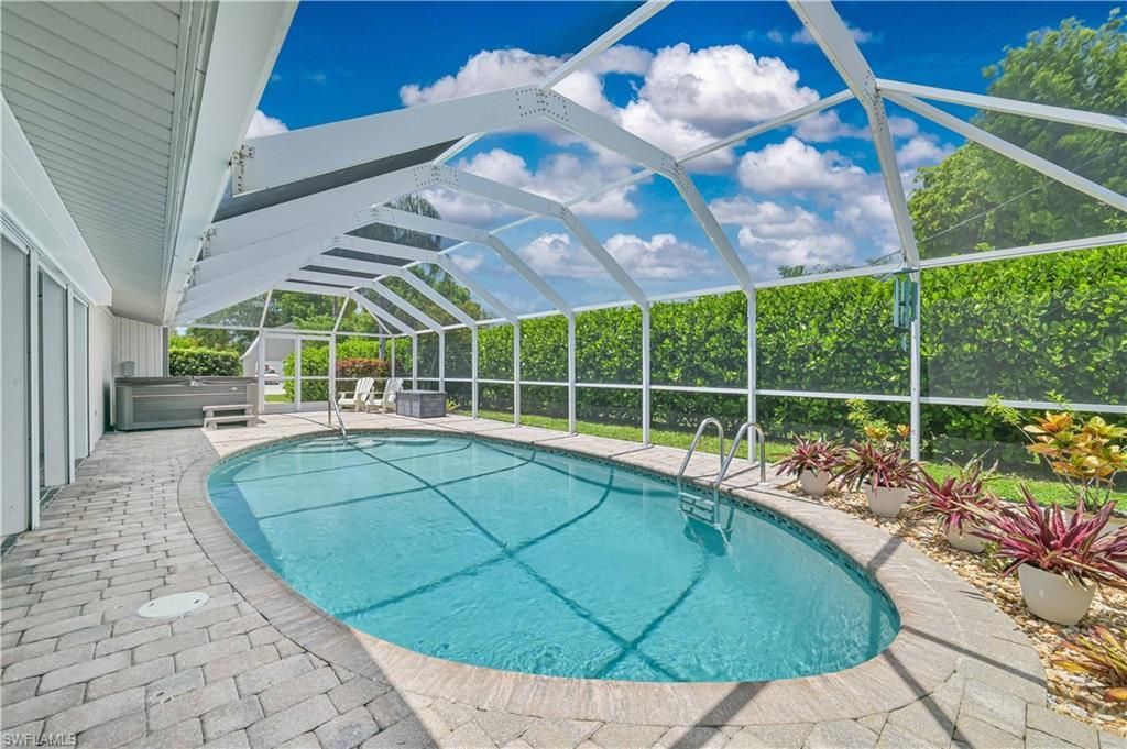 8719 Crest Ln , Fort Myers, FL 33907 Photo