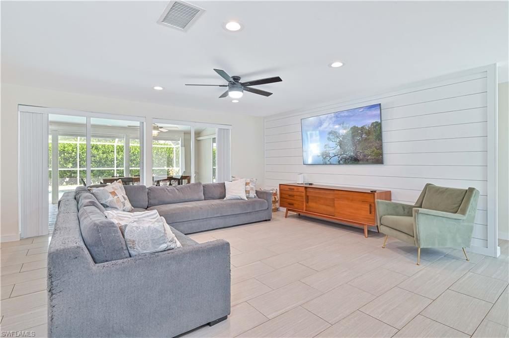 8719 Crest Ln , Fort Myers, FL 33907 Photo