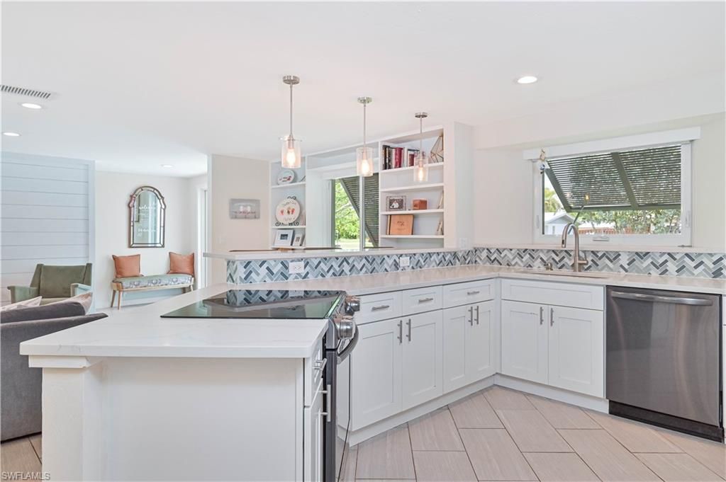 8719 Crest Ln , Fort Myers, FL 33907 Photo