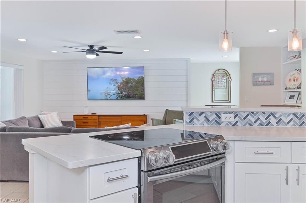 8719 Crest Ln , Fort Myers, FL 33907 Photo