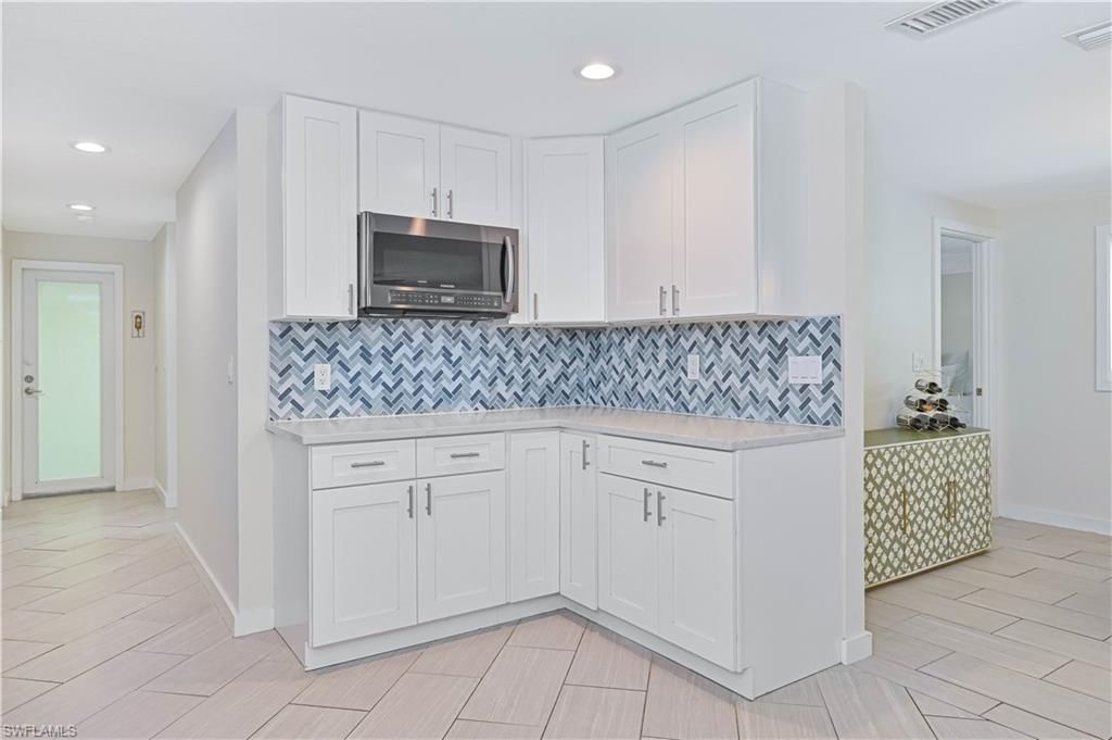 8719 Crest Ln , Fort Myers, FL 33907 Photo