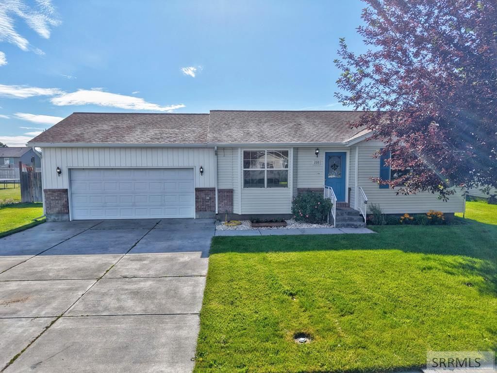 228 N Creighton Way, Idaho Falls, ID 83401 Main Photo