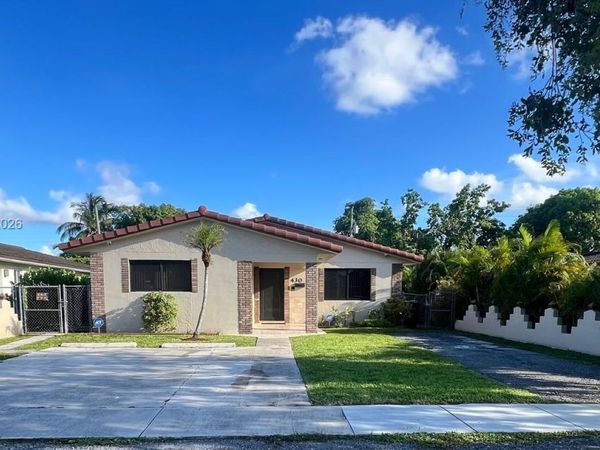 430 SE 5th St , Hialeah, FL 33010