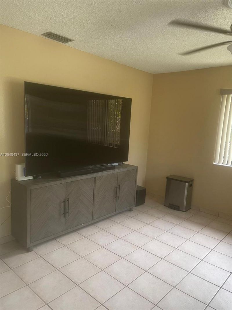 430 SE 5th St , Hialeah, FL 33010 Photo