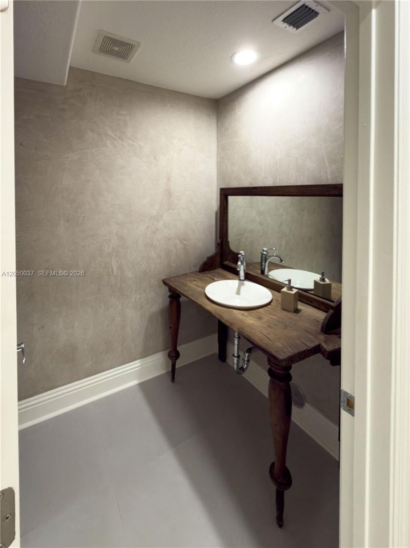 3148 Indiana St , Unit 3148, Miami, FL 33133 Photo