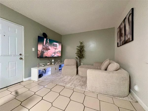 10765 SW 4th St, Unit 3, Sweetwater, FL 33174