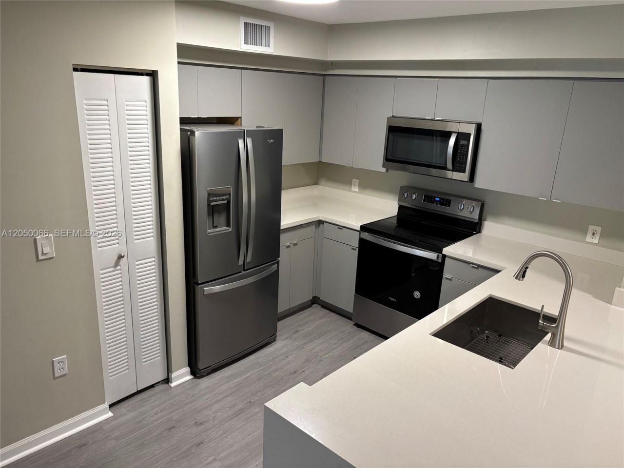 1900 Van Buren St , Unit 201B, Hollywood, FL 33020 Photo