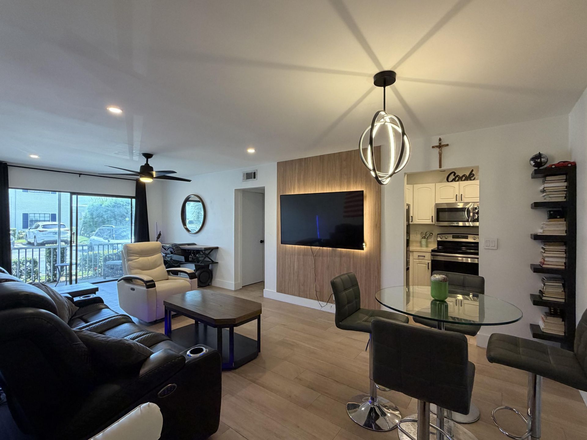 180 Cypress Club Drive, Unit 815, Pompano Beach, FL 33060 Photo