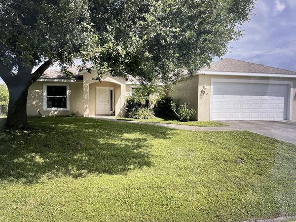 435 SW Lakota Avenue, Port St. Lucie, FL 34953